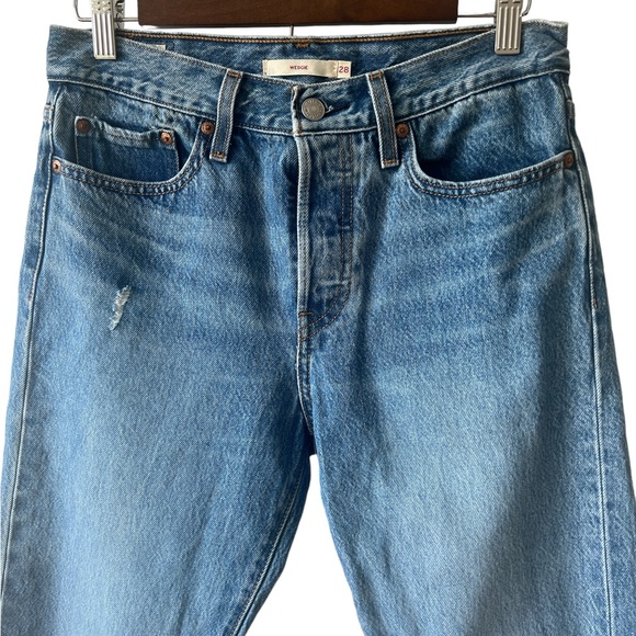 NEW Levi’s Women’s Wedgie Straight Leg Raw Hem Jeans - Picture 4 of 9